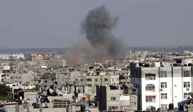 Israel không kích dải Gaza, rút khỏi đàm phán Cairo Dải Gaza lại chìm trong bom đạn