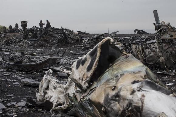 Ukraine nối lại hoạt động tìm kiếm nạn nhân vụ MH17 Hiện trường vụ rơi máy bay MH17