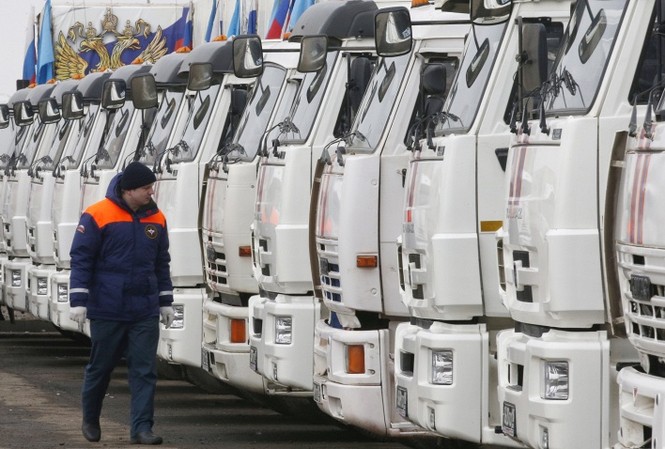 Đoàn xe viện trợ thứ 13 của Nga tới miền Đông Ukraine Đoàn xe viện trợ thứ 13 của Nga tới miền Đông Ukraine
