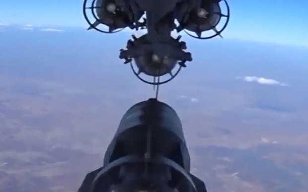 Mỹ không mặn mà hợp tác với Nga chống IS? Chiến đấu cơ Nga không kích IS ở Syria