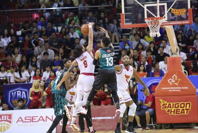 Saigon Heat thua trận thứ 3 liên tiếp Dù rất nỗ lực, Saigon Heat vẫn chưa giành chiến thắng nào tại ABL 2016/2017