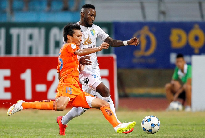 V.League 2017: Đà Nẵng sẽ đá thế nào trước Quảng Nam? SHB Đà Nẵng (áo cam) sẽ chơi "hết chân" với Quảng Nam chiều nay?