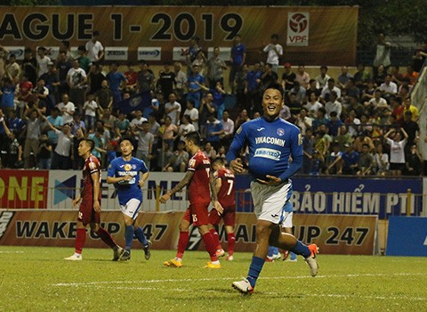 Mạc Hồng Quân không thể giúp Quảng Ninh có điểm trước TPHCM Mạc Hồng Quân đang có phong độ ấn tượng ở V-League 2019.