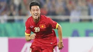 Tiền vệ Huy Hùng: Phải khóa chặt 'Messi Thái Lan'! Huy Hùng là tiền vệ có khả năng đánh chặn tốt ở đội tuyển Việt Nam.