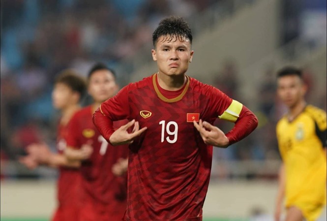 Quang Hải gặp đối thủ cực mạnh ở AFF AWARDS Night Nguyễn Quang Hải sẽ có cơ hội đối đầu với Channathip Songkrasin trong cuộc đua tới vị trí số 1 Đông Nam Á.