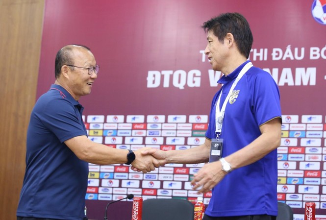Ông Park đánh bại HLV Nishino, Việt Nam loại Thái Lan khỏi SEA Games 30? HLV Park Hang Seo sẽ đánh bại đồng nghiệp Akira Nishino trong lần tái đấu thứ 3?
