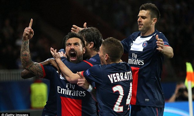 Phát hiện 'doping' ở PSG trước trận gặp Chelsea Những khoản tiền thưởng hậu hĩnh đang chờ Cavani và các đồng đội