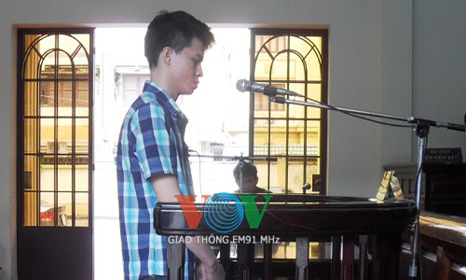 Bị chồng tiêm thuốc chuột vào người vì đòi ly hôn Bị chồng tiêm thuốc chuột vào người vì đòi ly hôn
