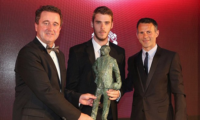 De Gea nhận cú đúp giải thưởng từ M.U De Gea nhận những giải thưởng cao quý từ M.U.