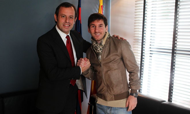 Messi bị tố 'đâm sau lưng' cựu chủ tịch Barca Messi là kẻ đã “hạ bệ” Rosell?