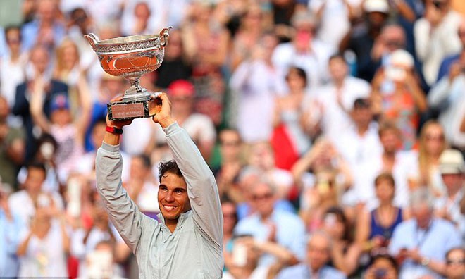 Nadal: Xứng danh 'Ông hoàng sân đất nện' Nadal có lần thứ 9 lên ngôi tại Pháp Mở rộng.