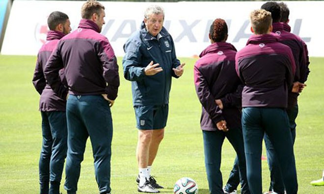 Tuyển Anh sút penalty vẫn tệ kể cả... không ai bắt gôn Roy Hodgson và các học trò.
