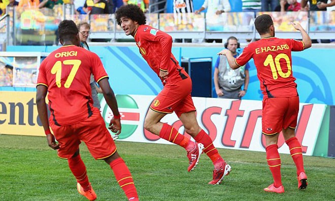 Bỉ-Algeria (2-1): Người hùng Fellaini Fellaini ăn mừng bàn thắng gỡ hòa 1-1.