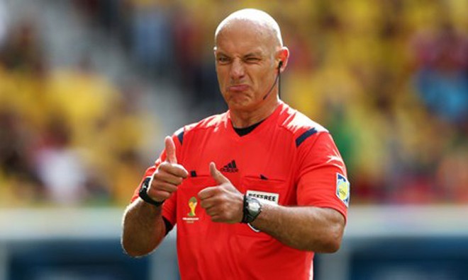 Brazil bác chuyện trọng tài Howard Webb là 'vận may' Brazil bác chuyện trọng tài Howard Webb là 'vận may'