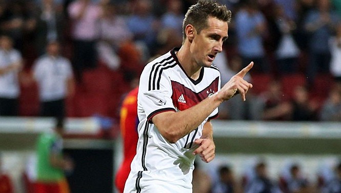 Chân sút vĩ đại nhất World Cup giã từ tuyển Đức Chân sút vĩ đại nhất World Cup giã từ tuyển Đức