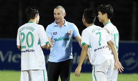 Thầy 'Giôm' cô đơn ở V.League Thầy 'Giôm' cô đơn ở V.League
