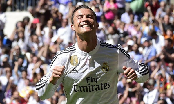 Ronaldo lập kỷ lục, Real 'hủy diệt' Granada Ronaldo lại lập thêm những kỷ lục mới.