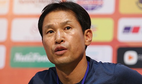 HLV U19 Hàn Quốc: ‘HAGL không chỉ có mỗi Công Phượng’ HLV An Ik Soo đánh giá cao đối thủ U21 HAGL trong trận chung kết tối nay. Ảnh: Đức Đồng.