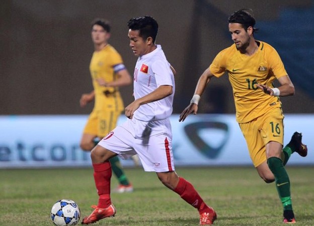 Thua thảm Australia, U19 Việt Nam tan giấc mộng vàng U19 Việt Nam (áo trắng) thất bại nặng nề trước các cầu thủ Australia ở bán kết. Ảnh: Zing.