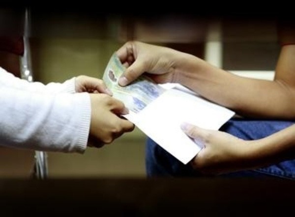 Nhận 1 triệu đồng của bệnh nhân, bác sĩ trưởng khoa bị cách chức Ảnh minh họa