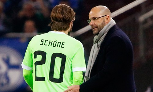 HLV Ajax nắn gân M.U trước chung kết Europa League HLV Peter Bosz