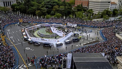 Real lộ kế hoạch mừng ngôi vô địch La Liga Quảng trường Cibeles là nơi tụ họp mỗi khi ăn mừng của CĐV Real.