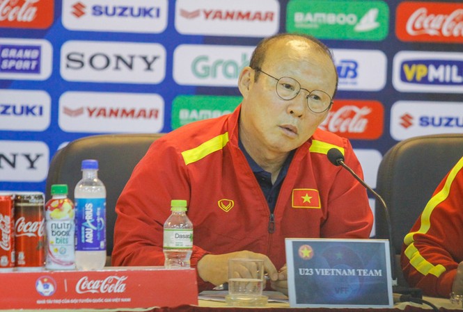 HLV Park Hang Seo: ‘Ngôi á quân châu Á đã là quá khứ’ HLV Park Hang Seo tại buổi họp báo hôm nay.