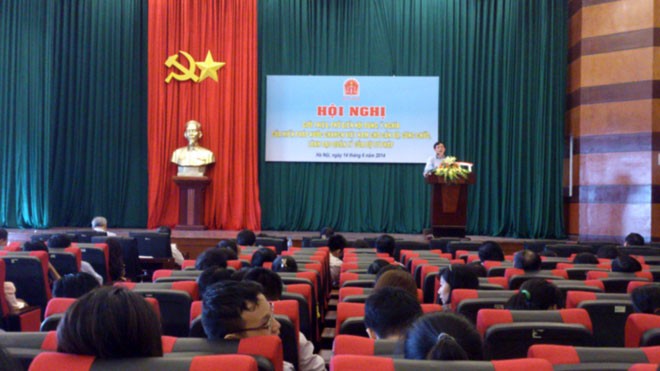 Nâng cao nhận thực và hiểu biết về Hiến pháp cho cán bộ Tư Pháp Các đại biểu nghe PGS.TS Hoàng Thế Liên, nguyên Thứ trưởng Bộ Tư pháp giới thiệu những nội dung cơ bản, những điểm mới của Hiến pháp 2013