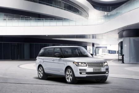 Lộ diện Range Rover Hybrid bản kéo dài Lộ diện Range Rover Hybrid bản kéo dài