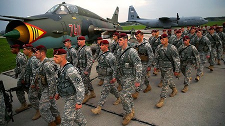 Bản tin 14H: NATO mang quân tới Đông Âu Bản tin 14H: NATO mang quân tới Đông Âu