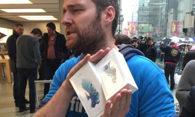 iPhone 6s mở bán: Cháy hàng phiên bản màu hồng iPhone 6s mở bán: Cháy hàng phiên bản màu hồng