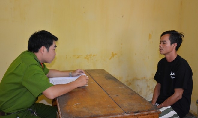 Bắt giữ 'đạo chích' 2 ngày trộm 6 con trăn đem bán Đối tượng Phương tại cơ quan điều tra