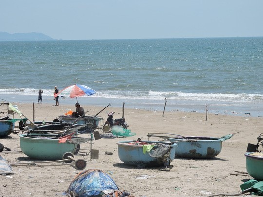 Bơi ra xa bờ tắm biển, chồng chết vợ nguy kịch Khu vực hai vợ chồng tắm và bị đuối nước.