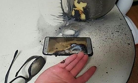 Mỹ coi Galaxy Note 7 như bom, cấm mang lên máy bay Mỹ coi Galaxy Note 7 như bom, cấm mang lên máy bay