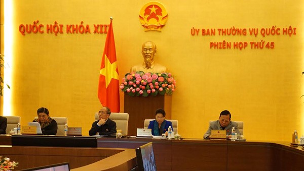 Chủ tịch nước thăng hàm cấp tướng cho 313 sĩ quan Ủy ban Thường vụ Quốc hội đánh giá cao vai trò của Chủ tịch nước trong nhiệm kỳ qua. Ảnh: DN