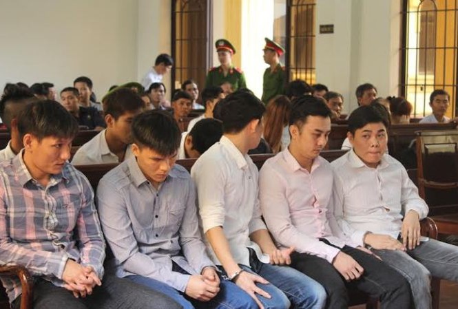 Cựu đội trưởng CLB bóng đá Đồng Nai lĩnh án 6 năm tù Các bị cáo tại phiên tòa.