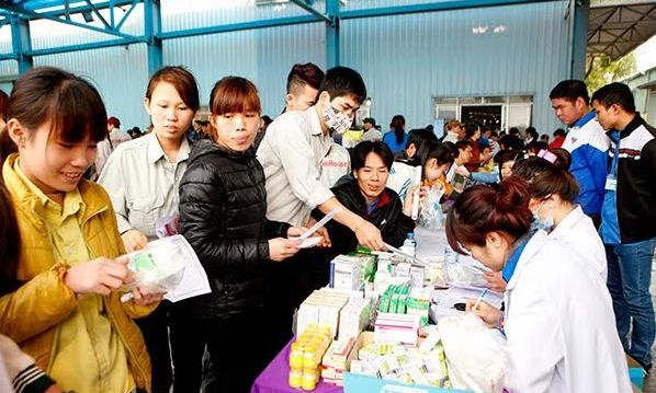 Chương trình tự hào đoàn viên Đoàn TNCS Hồ Chí Minh Khám, cấp phát thuốc miễn phí cho thanh niên