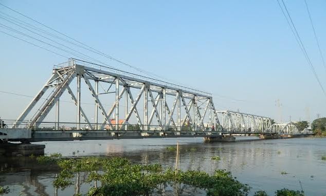 TPHCM có 28 cầu yếu, có nguy cơ sập Cầu Bình Lợi, một trong những cầu yếu có tuyến đường sắt Bắc Nam đi qua/