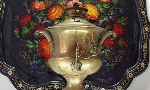 An ninh Nga phá án bằng một ấm trà gắn thiết bị nghe lén Chiếc ấm samovar truyền thống được FSB gắn thiết bị nghe lén. Ảnh minh họa: RT.