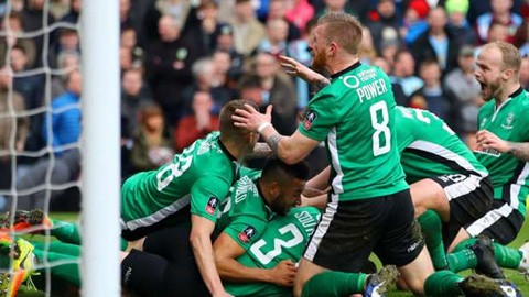 Đội bóng hạng 5 Anh đi vào lịch sử FA Cup Đội bóng hạng 5 Anh đi vào lịch sử FA Cup