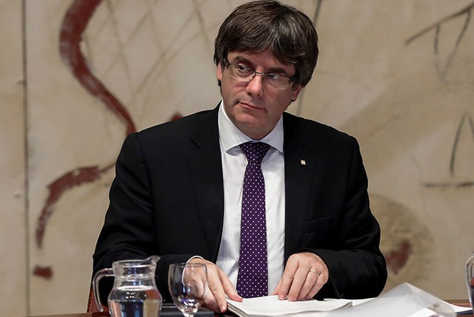 Catalonia đe dọa độc lập nếu Tây Ban Nha ngừng quyền tự trị Catalonia đe dọa độc lập nếu Tây Ban Nha ngừng quyền tự trị