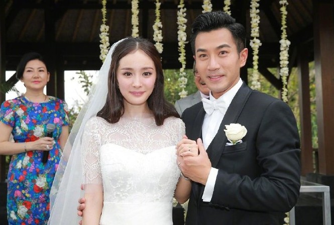 Showbiz 22/12: Dương Mịch - Lưu Khải Uy công bố tin ly hôn Sau nhiều lần phủ nhận, Dương Mịch và Lưu Khải Uy chính thức công bố chuyện ly hôn.