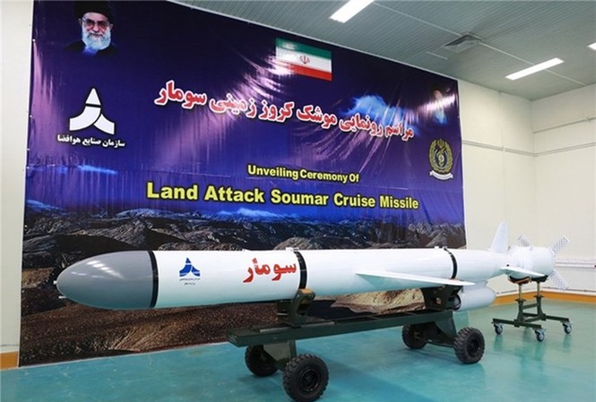 Quân đội Iran trang bị tên lửa tầm xa Soumar giữa căng thẳng với Mỹ Quân đội Iran trang bị tên lửa tầm xa Soumar giữa căng thẳng với Mỹ