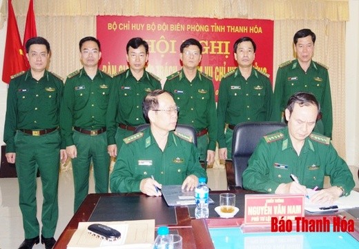 Triển khai quyết định nhân sự của Bộ Quốc phòng Bàn giao chức trách nhiệm vụ Chỉ huy trưởng Bộ đội Biên phòng Thanh Hóa.