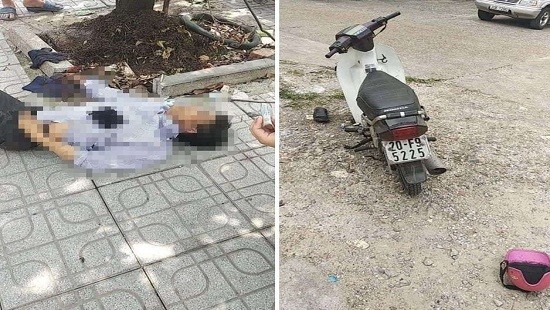 Bản tin 8H: Người đàn ông gục chết trên phố giữa trưa nắng nóng Người đàn ông gục chết khi đang đi xe máy giữa trưa. Ảnh: TN