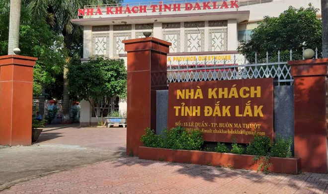 Bản tin 8H: Giám đốc nhà khách đuổi việc người tố mình gạ tình Bản tin 8H: Giám đốc nhà khách đuổi việc người tố mình gạ tình