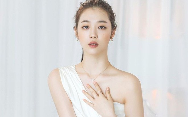 Fans Việt và châu Á bàng hoàng trước tin Sulli qua đời ở tuổi 25 Fans Việt và châu Á bàng hoàng trước tin Sulli qua đời ở tuổi 25