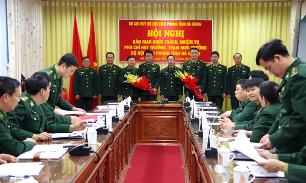 Bản tin 8H: Triển khai quyết định nhân sự của Bộ Quốc phòng Hội nghị bàn giao chức trách, nhiệm vụ Phó Chỉ huy trưởng Bộ Chỉ huy Bộ đội Biên phòng tỉnh Hà Giang. Ảnh: VGP