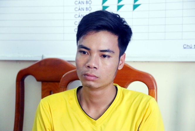 Tạm giữ đối tượng đập máy đo huyết áp vào đầu bác sĩ tại Bắc Giang Đối tượng Nguyễn Văn Tú tại cơ quan điều tra Photo: N.A