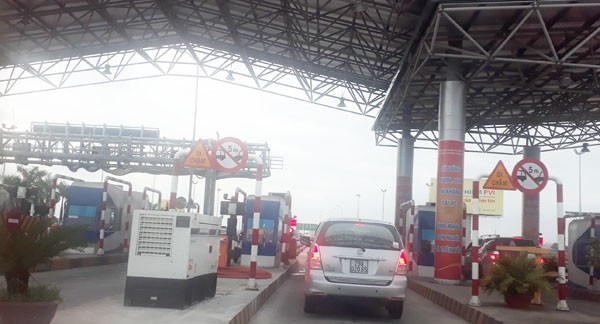 Lộ nhiều bất cập ở cao tốc Hà Nội - Bắc Giang Lộ nhiều bất cập ở cao tốc Hà Nội - Bắc Giang
